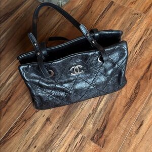 Chanel tote, black.